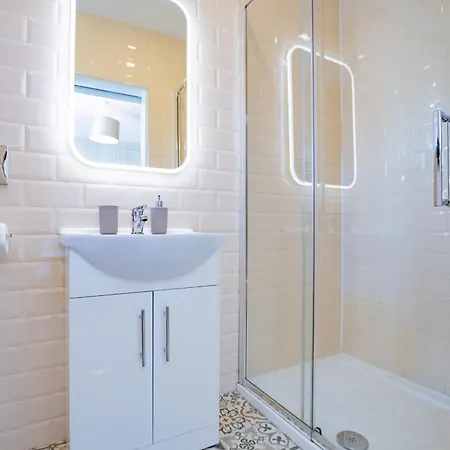 Eyre View - 2 Galway