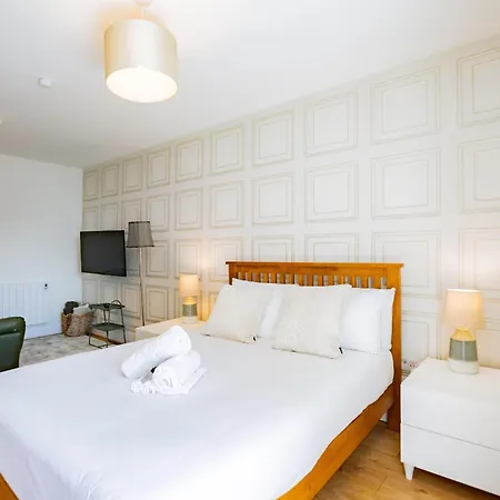 Eyre View - 2 Apartment *