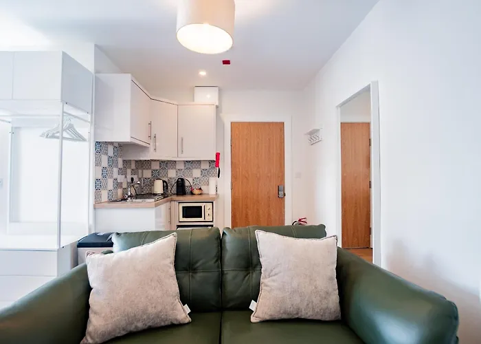 Eyre View - 2 Apartment